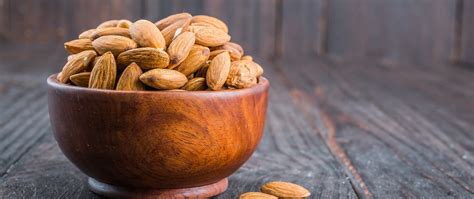 does almonds have omega 3.